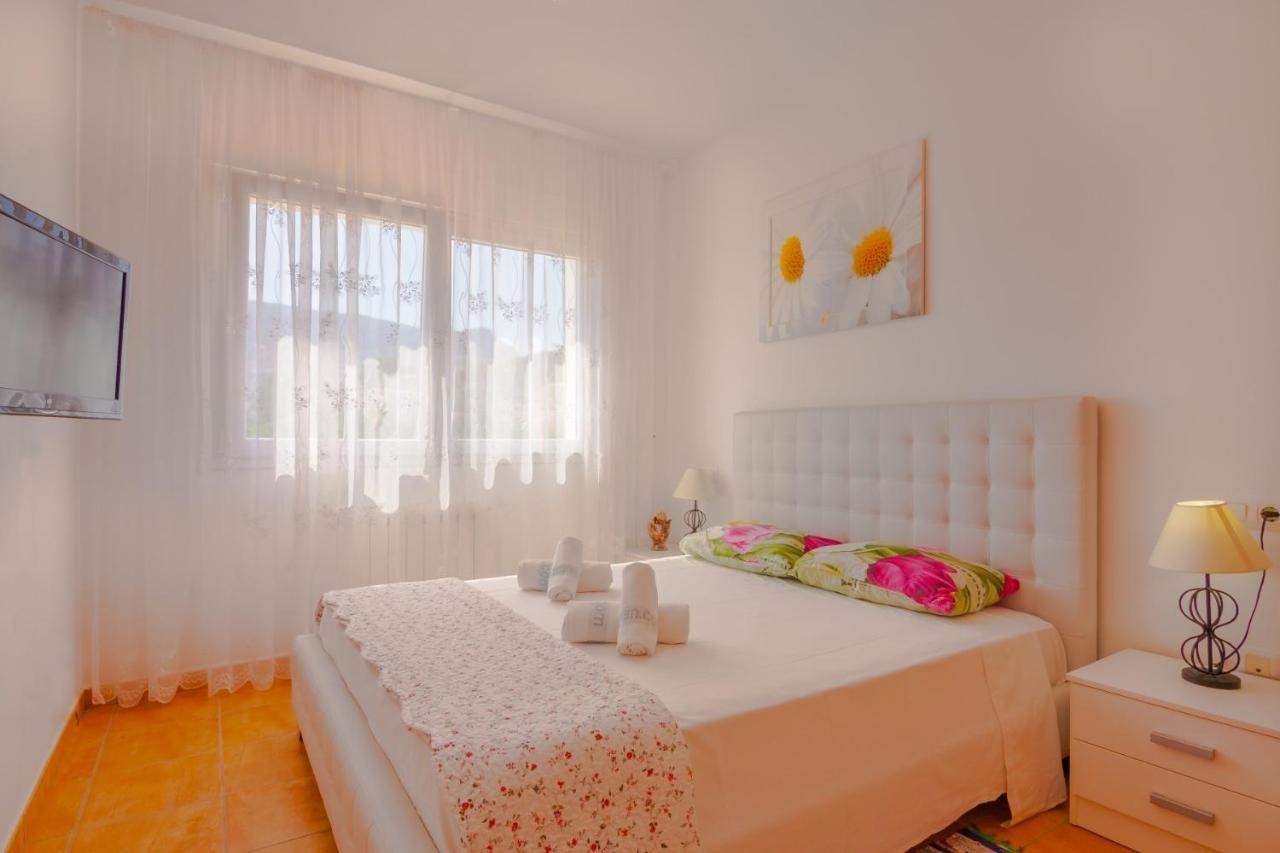 Villas Guzman-Grinev Calp Exterior foto